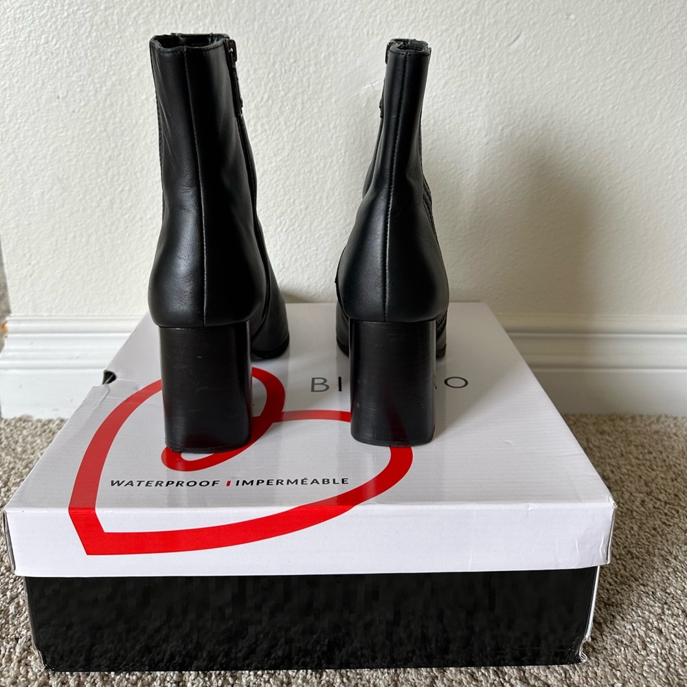 Black Leather Blondo Indi Waterproof Bootie - Picture 7 of 9